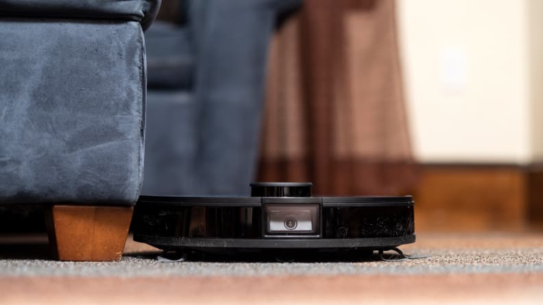The forward-facing camera allows the T8 to navigate by sight.
