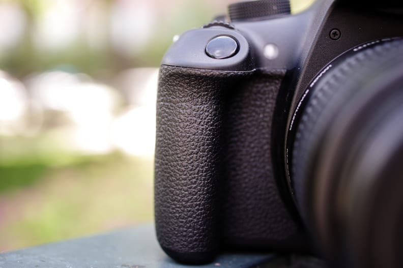 Canon EOS Rebel T5 grip