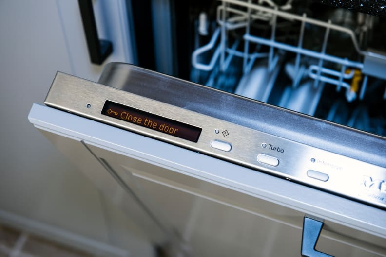 Miele Futura Dimension G5670SCVi close the door