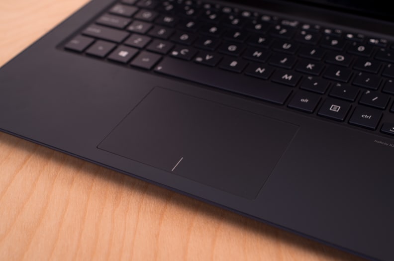 Asus-UX301L-review-design-touchpad.jpg