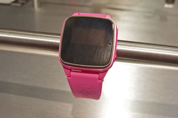 The kids' version of the E-ZY SOS watch