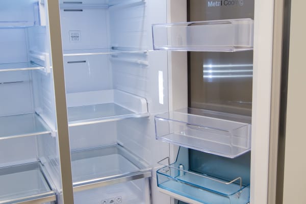 Not only is door storage much more useful in the Samsung RH29H9000SR Food Showcase, the main compartment is still just as accessible and roomy.
