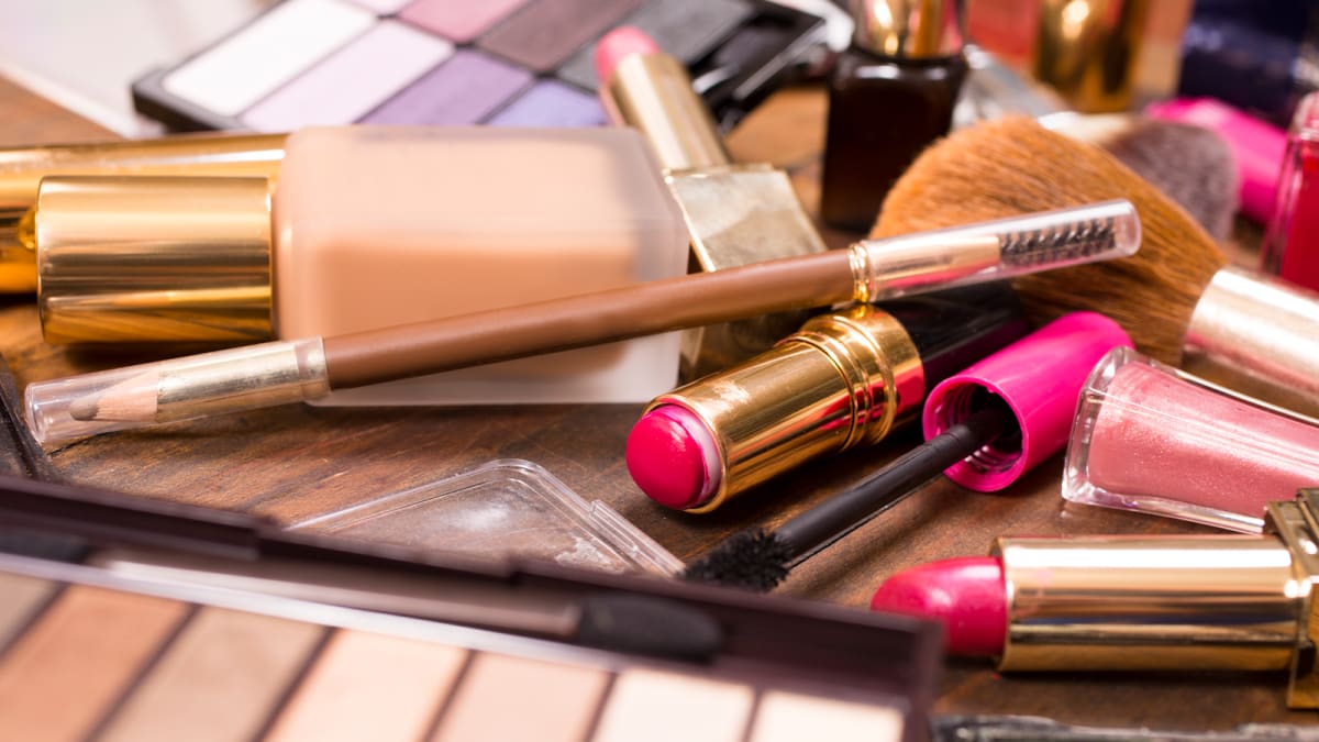 S make up on sale