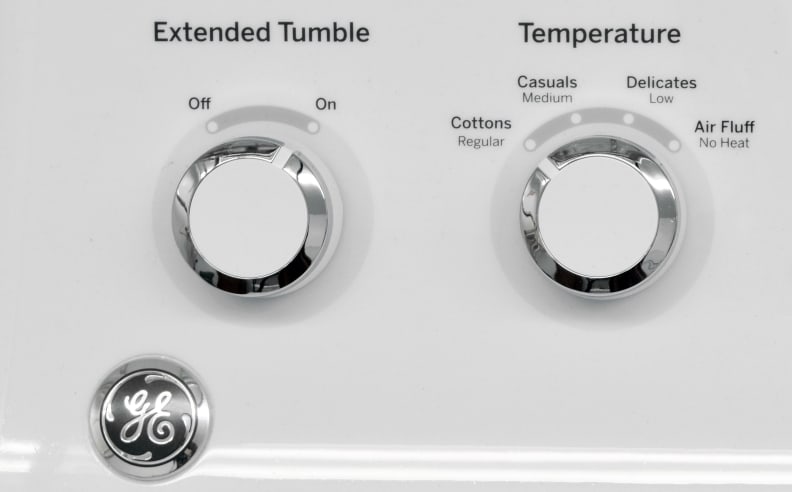 All you get with the basic GE GTD42EASJWW is a manual temperature select and the option to turn Extended Tumble on or off.