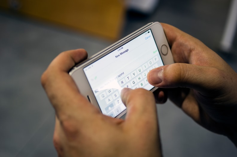 A picture of the Apple iPhone 5s' home button.