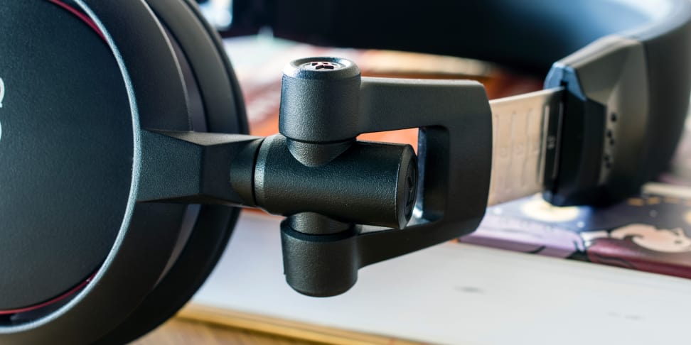 SONY-MDR-V55-REVIEW-DESIGN-HINGE-2.jpg