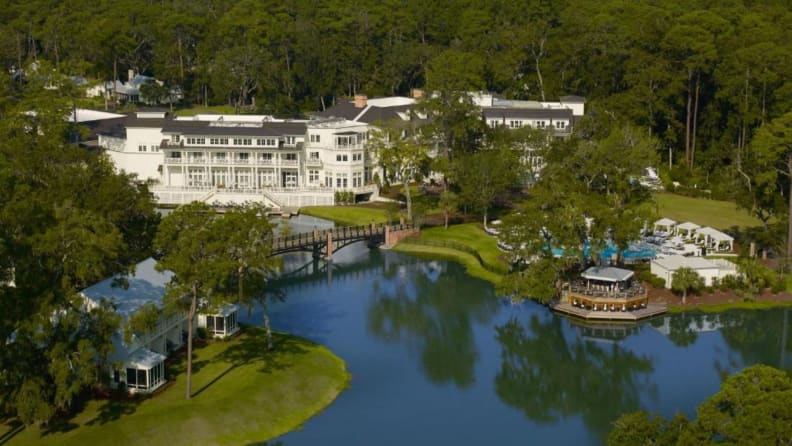 resort hotel with pond