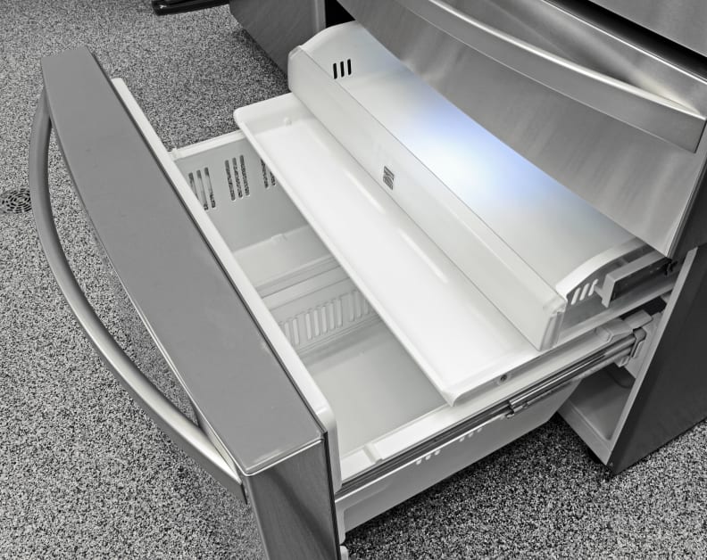 The Kenmore Elite 72483's freezer has multiple drawers of varying heights that will help keep your frozen food organized.