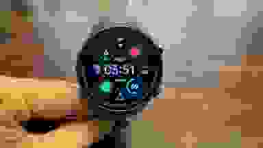 The OnePlus Watch 2R displaying 3:51pm.