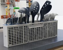 Whirlpool WDF530PAYM—Cutlery Basket Capacity