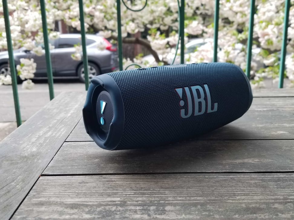 bestikke Udgående lejlighed JBL Charge 5 Speaker Review: Big sound, bigger battery - Reviewed