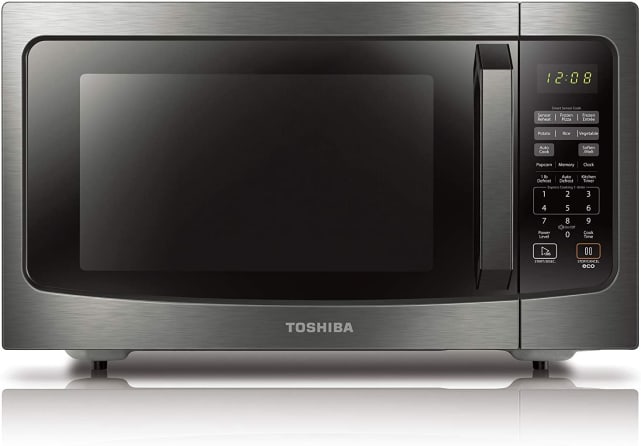 Toshiba's microwave makes health-conscious, quick and easy dinner