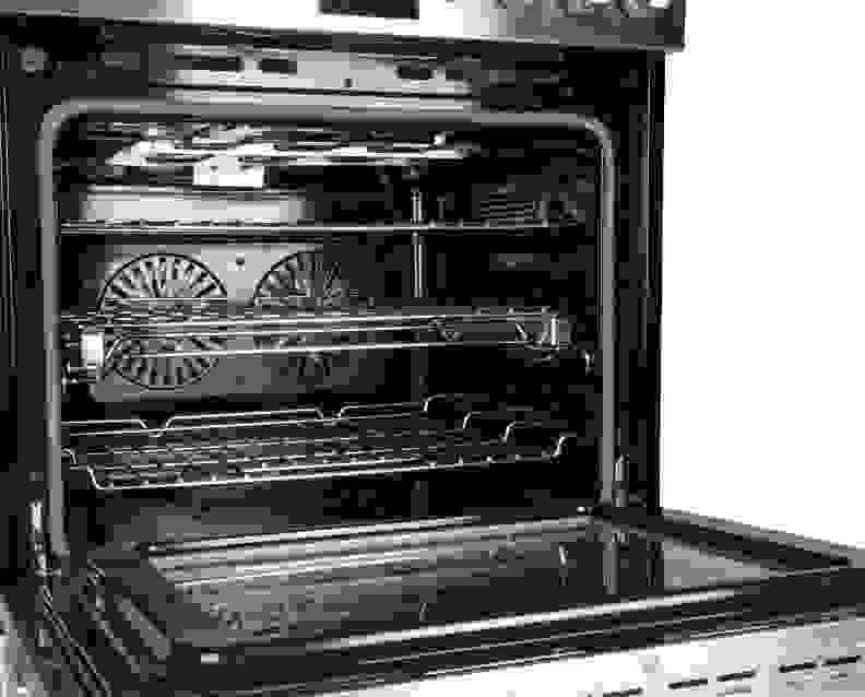 Oven cavity and racks