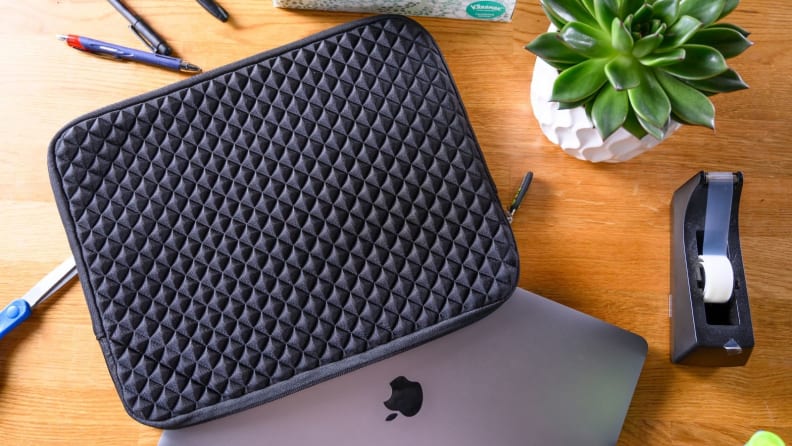 17 Best Laptop Cases And Sleeves (Reviews)