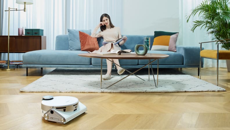 The new Samsung JetBot focuses on advanced navigation via lidar and object-recognition software.