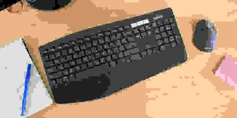 Logitech MK850 Performance keyboard and mouse pictured from above