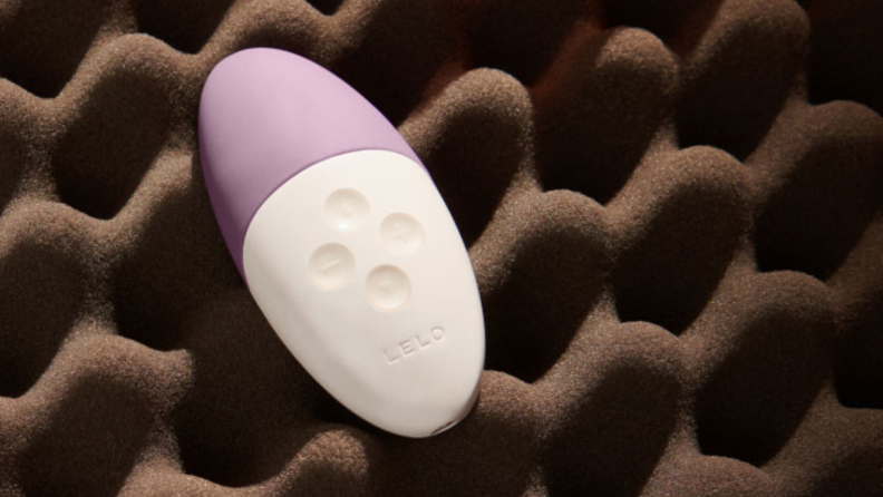 The Lelo Siri 3 against foam dampening.