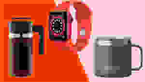 冷饮机，红色苹果手表和橄榄杯，红色/粉色背景。