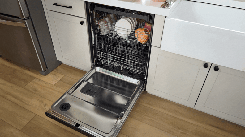 The Whirlpool Spin&Load dishwasher rack animation showing the rack coming out, spinning, and being loaded with dishware.