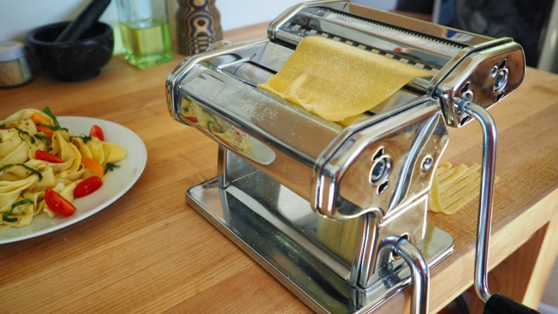 How to use pasta maker