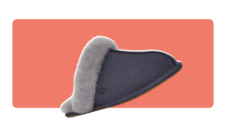 Single gray Ugg Scuffette II slipper with light gray fur trim lining.