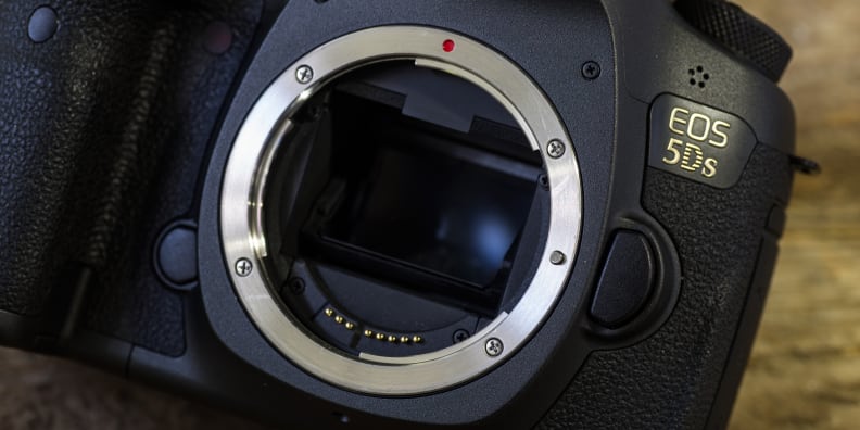 A photo of the Canon EOS 5DS.