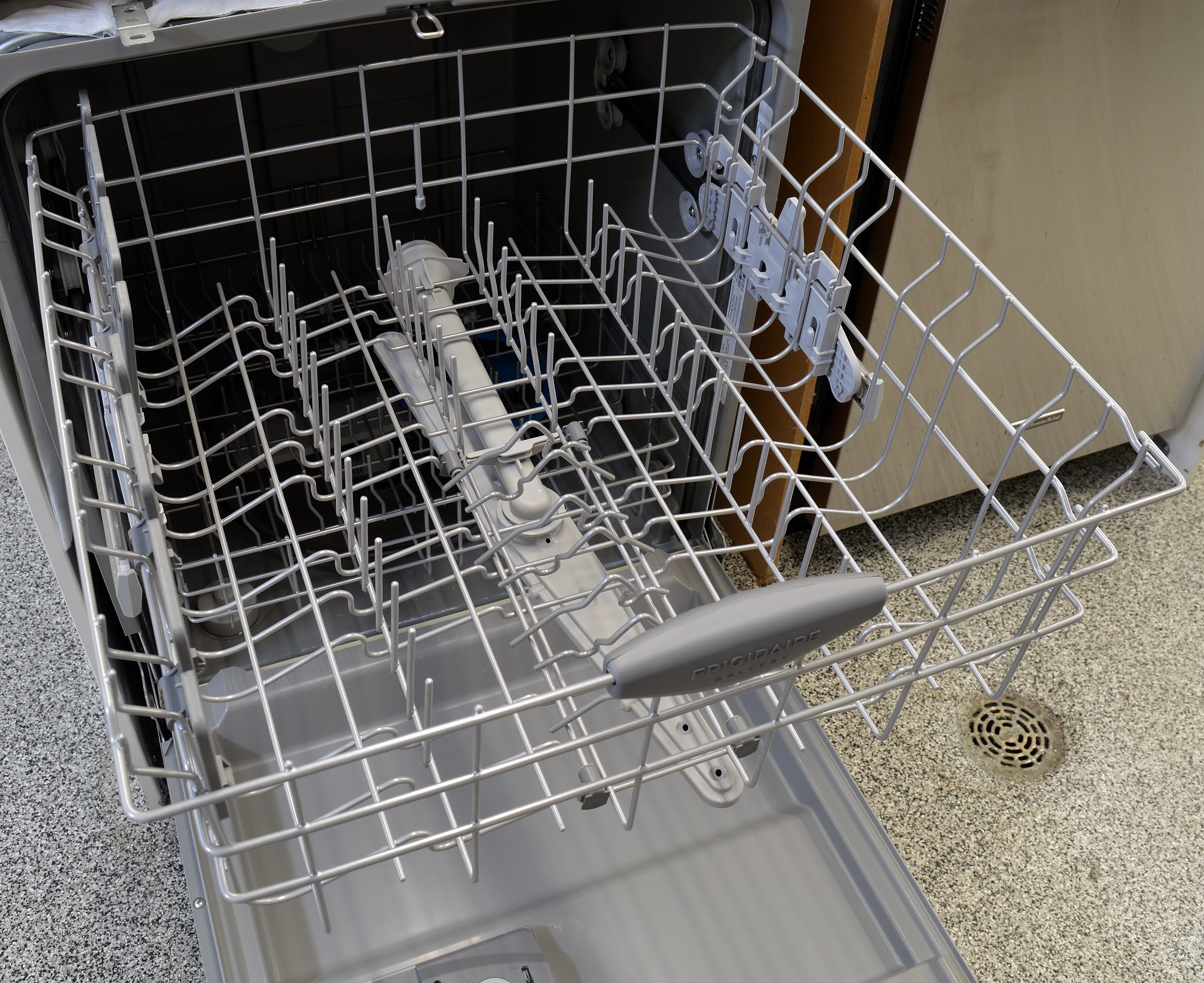 Frigidaire Gallery FGID2466QF Dishwasher Review Dishwashers