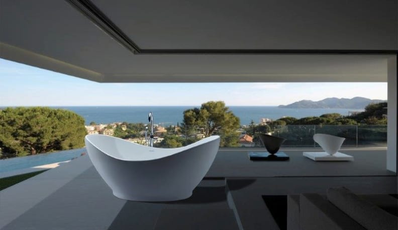 Juliet Bathtub