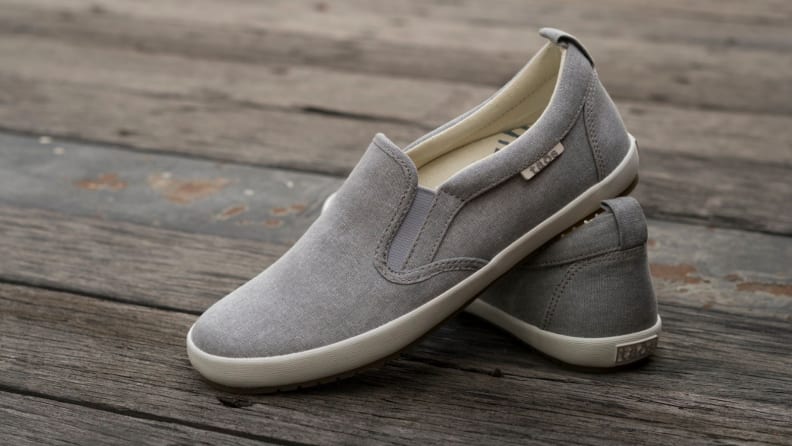 taos slip on sneakers