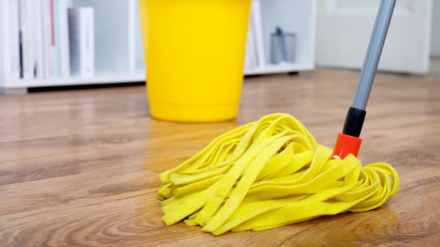 Use-a-damp-mop-on-hardwoods