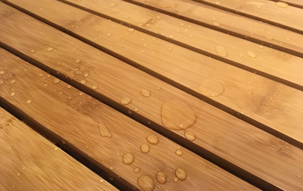 Bamboo mat with water