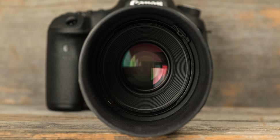 canon-100mm-f2p8-macro-review-design-camera-front.jpg