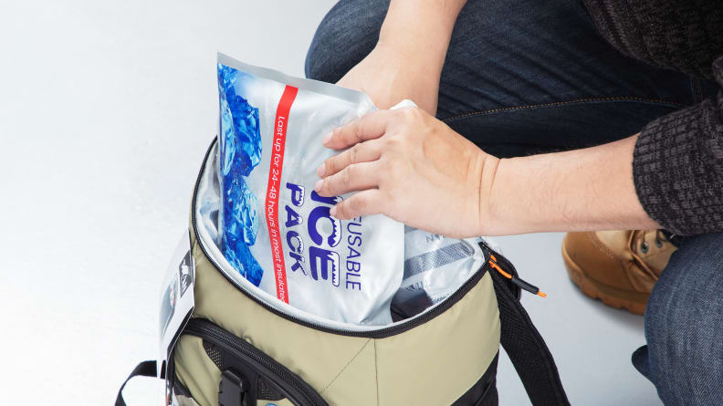 Igloo Top Grip Backpack 28-Can Trek Cooler