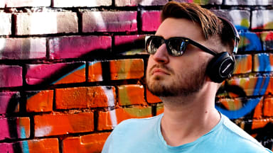 Resting gently on your ears, the P5 Wireless are a cable-free way to listen to great tunes.