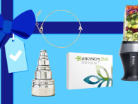 A selection of the best gifts for sisters on a blue background