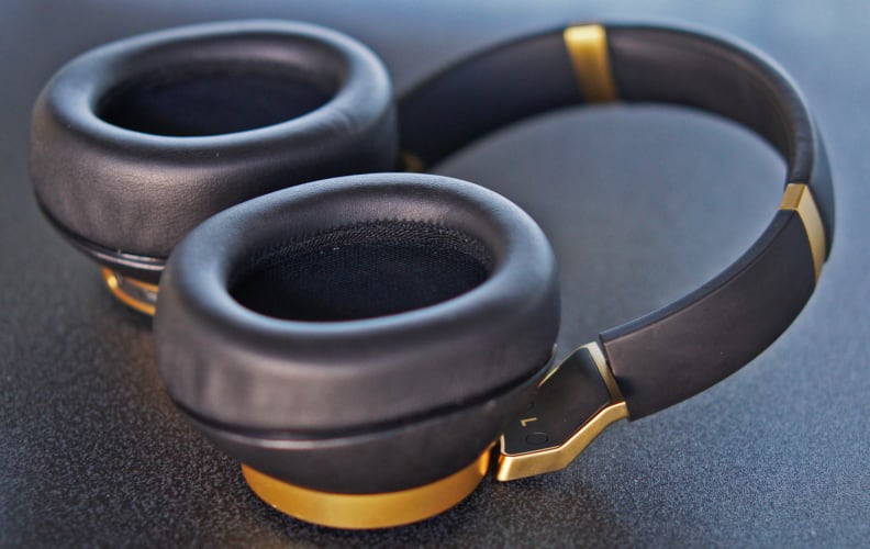 Each earcup features thick, plush leather padding for optimum comfort.