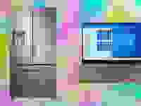 聪明的冰箱和膝上型计算机在五颜六色的背景前面。