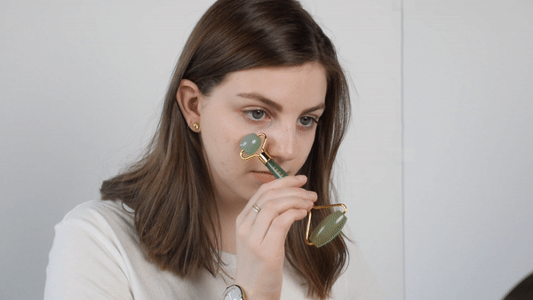 People are obsessed with jade rollers—here's what you need to know ...