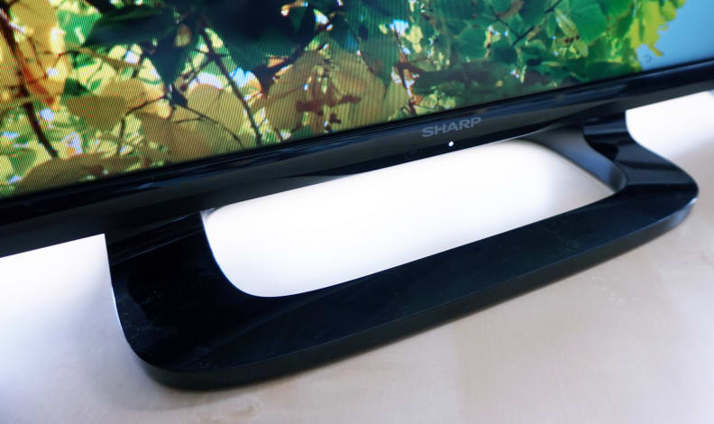Sharp LC-32LE451U stand