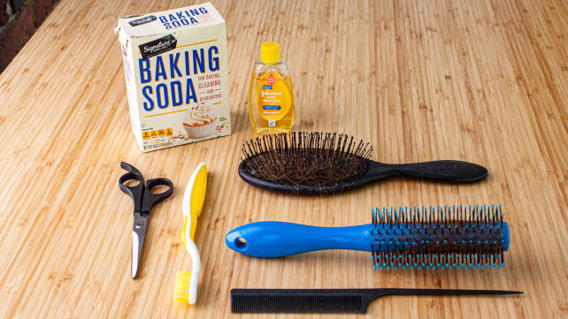 How-to-clean-your-hairbrush