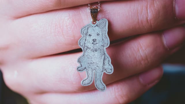 pet photo necklace closeup