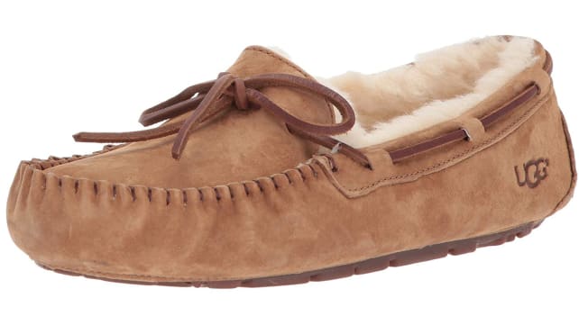 best-gifts-for-mom-2018-ugg-dakota