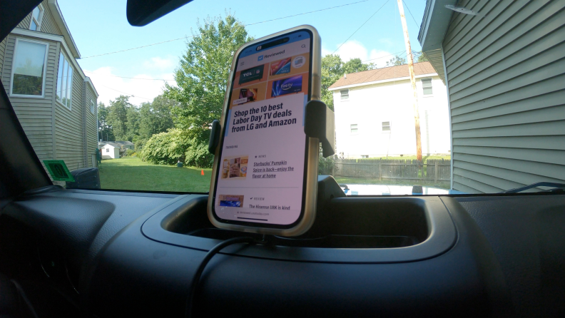 A smart phone in a the Rugged Ridge Dash Multi-Mount.