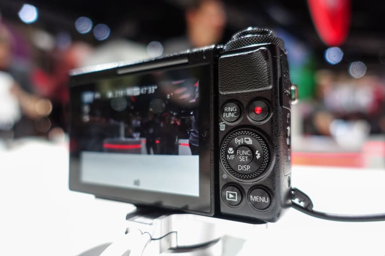 The rear control cluster will be familiar to anyone who's ever used a Canon G-series camera.