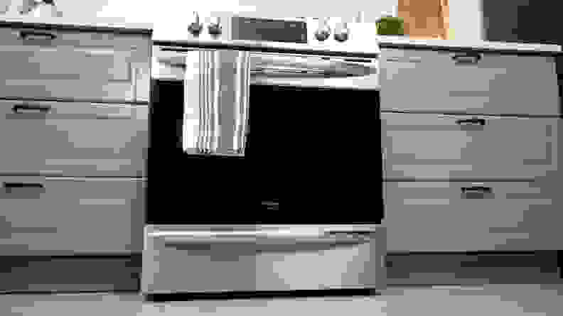 Frigidaire Gallery FGEH3047VF electric range