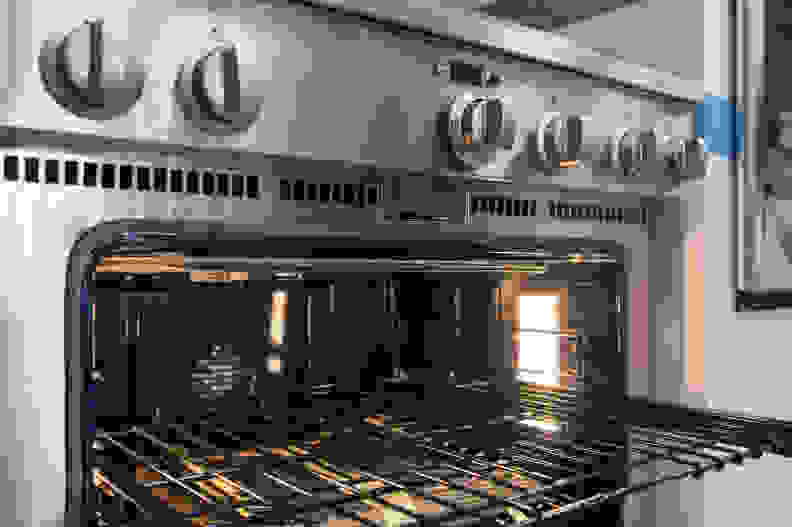 GE Monogram ZDP364NDPSS oven rack and controls