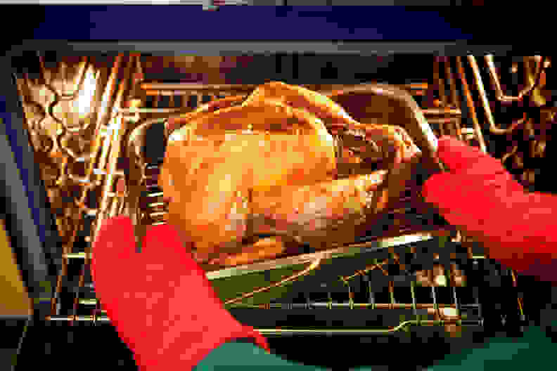 用最好的烤盘做一只完美的感恩节火鸡