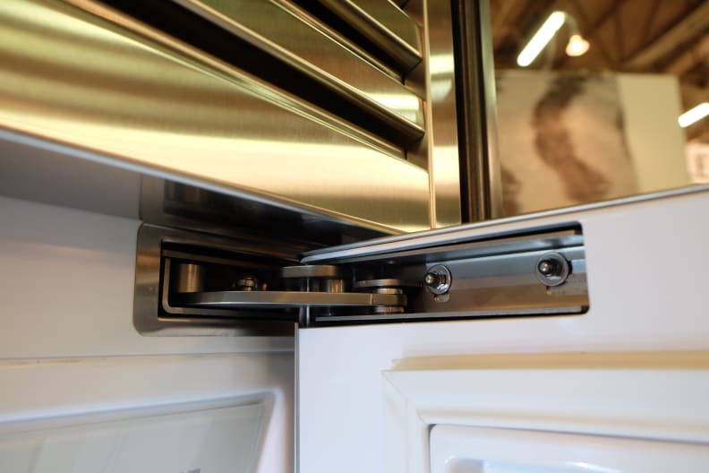 These patented hinges enable the Dacor Discovery Integrated to, well, integrate into your kitchen without dinging up your cabinets.