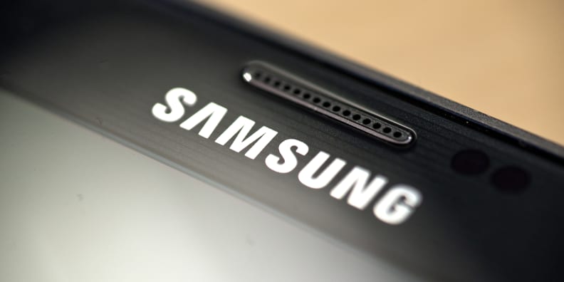 A photograph of the Samsung Galaxy Note 4's earpiece.