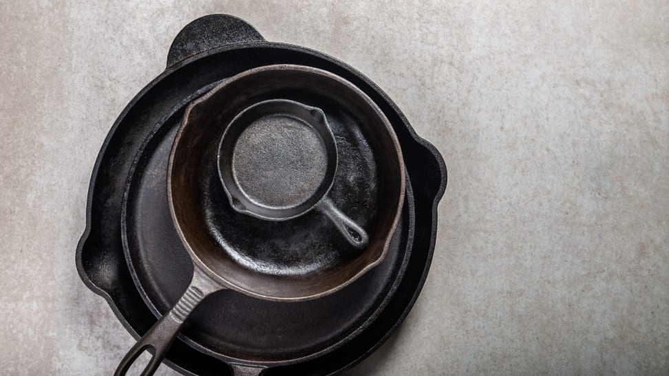 如何清洁和维护铸铁煎锅